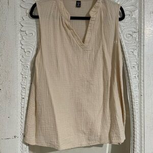 SHEIN Curve Cream, Sleeveless V Neck